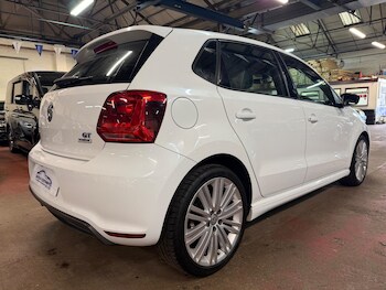 Used Volkswagen Polo 2015 for sale - 77704704: Photo