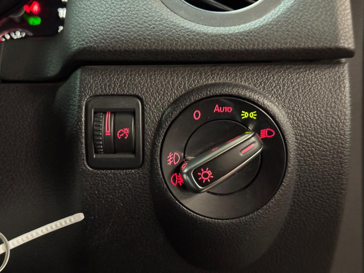 Used Volkswagen Tiguan for sale - 77575012: Photo 38