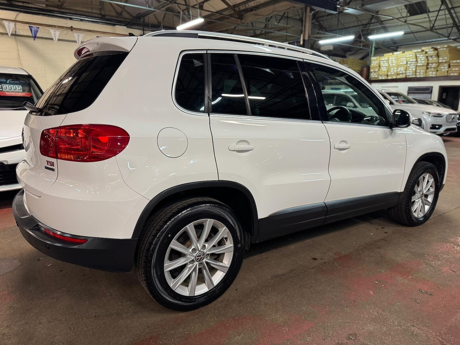 Used Volkswagen Tiguan for sale - 77575012: Photo 4