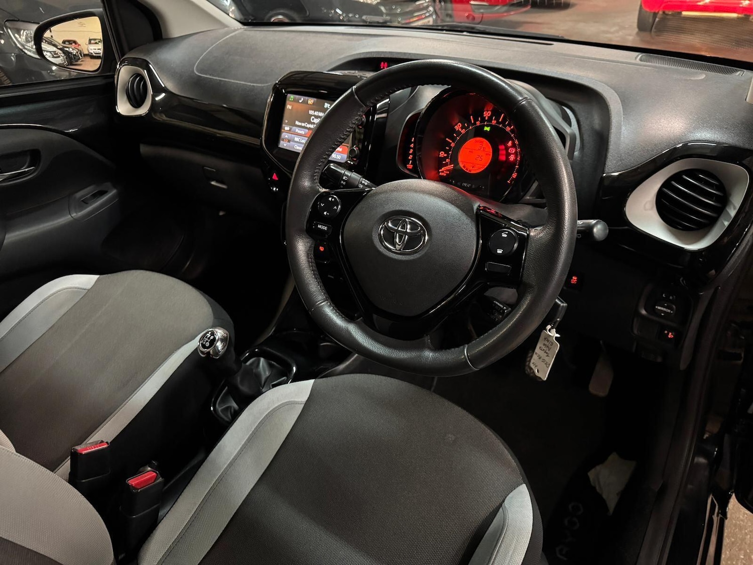 Used Toyota AYGO 2015 for sale - 77120799: Photo 18