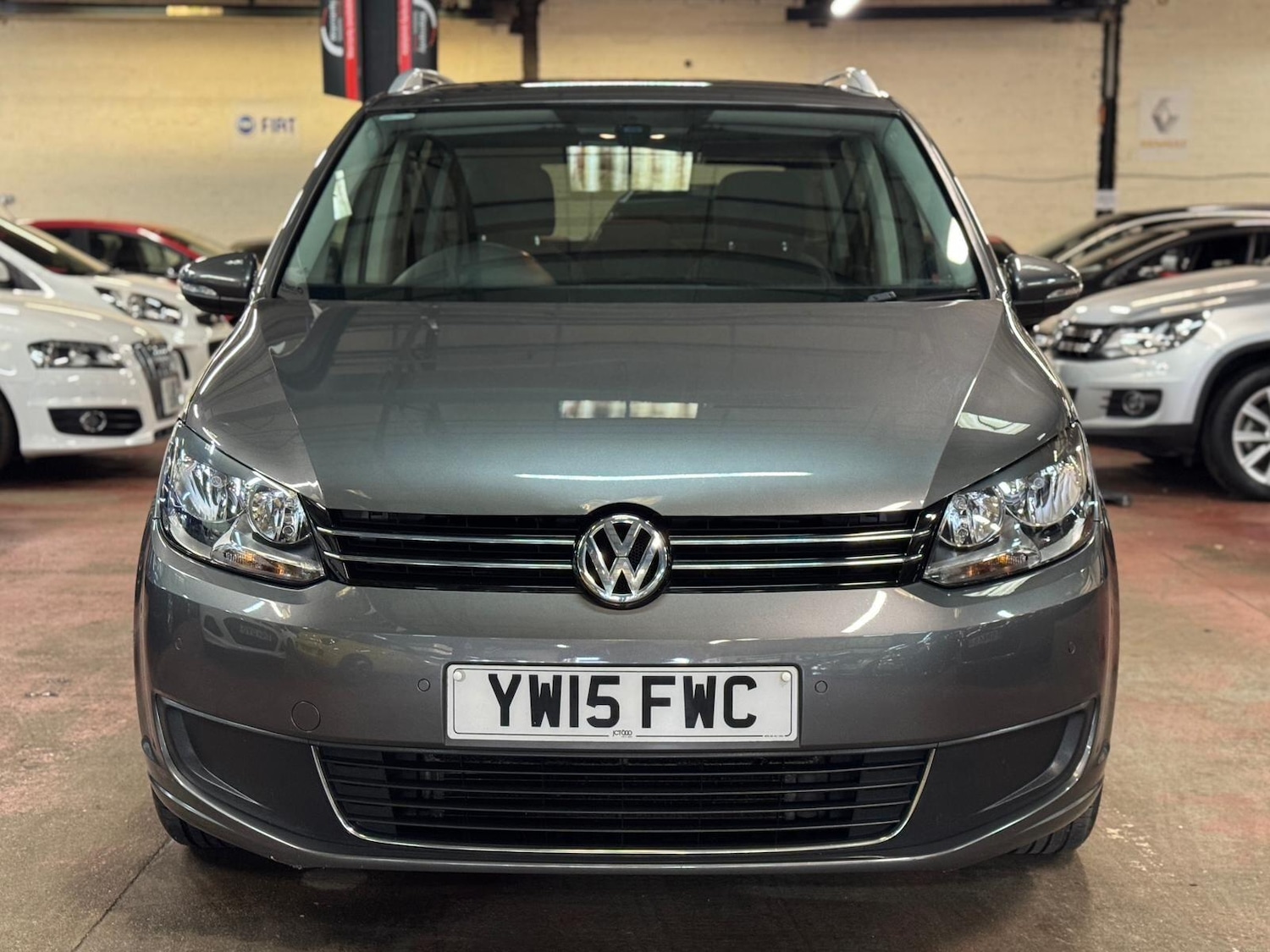Used Volkswagen Touran 2015 for sale - 77109764: Photo 2