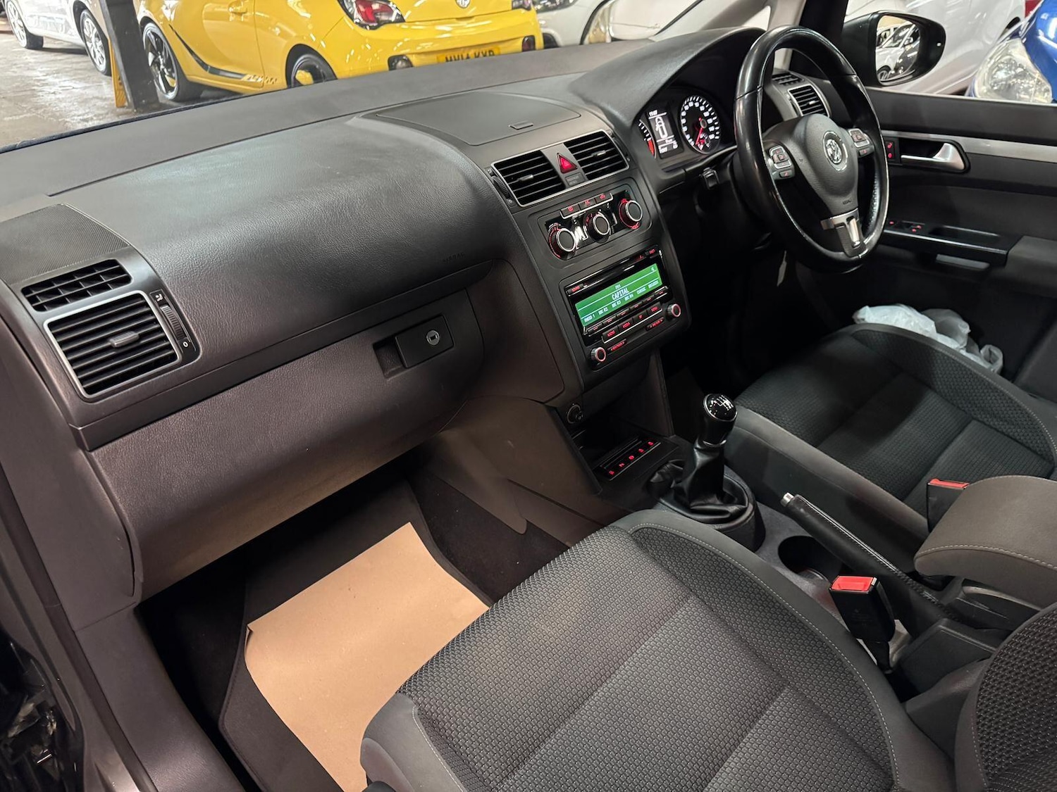 Used Volkswagen Touran 2015 for sale - 77109764: Photo 24