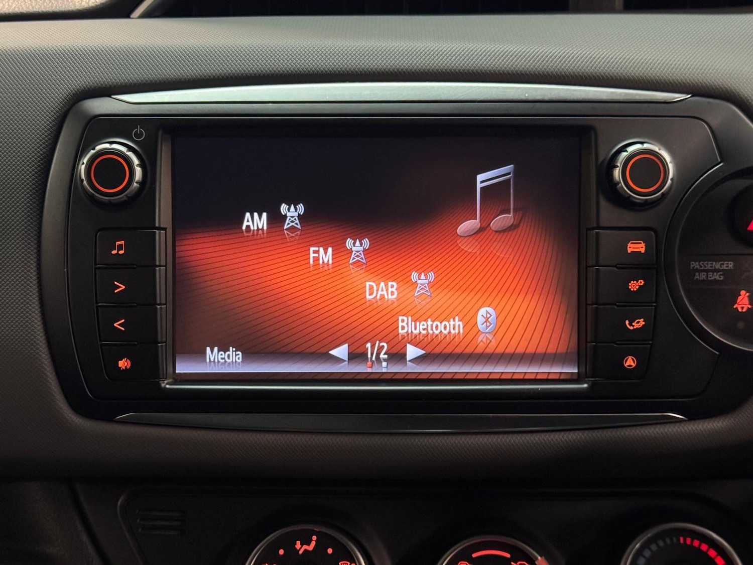 Used Toyota Yaris 2016 for sale - 77377515: Photo 38