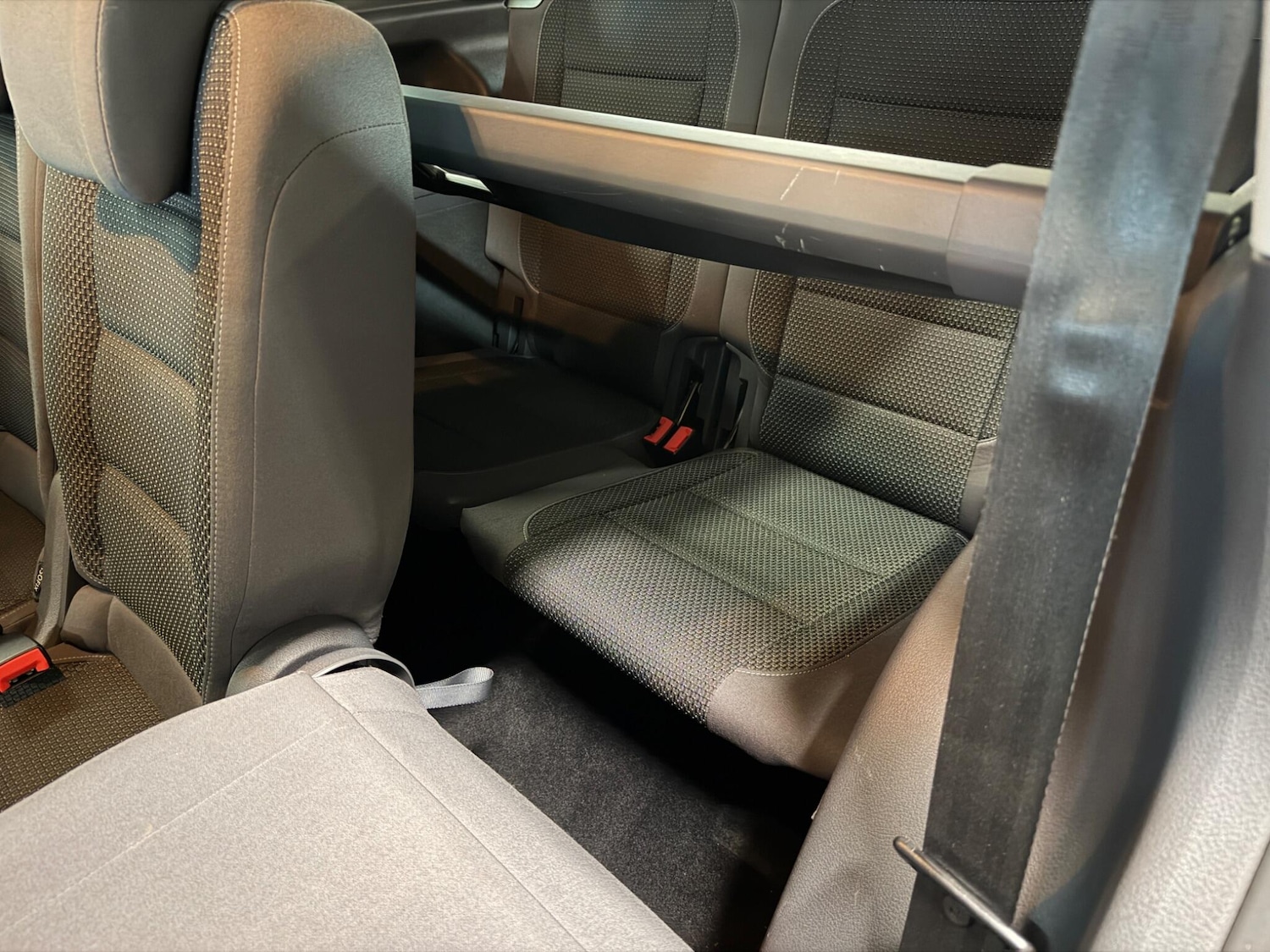 Used Volkswagen Touran 2013 for sale - 77978471: Photo 24