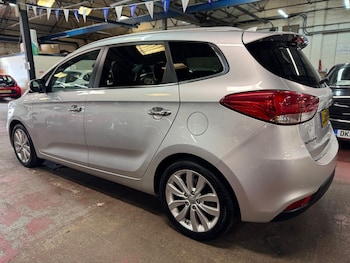 Used Kia Carens 2015 for sale - 75552271: Photo