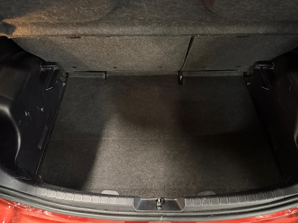 Used Toyota Yaris 2013 for sale - 76201242: Photo 17