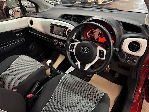 Used Toyota Yaris 2013 for sale - 76201242: Photo 20