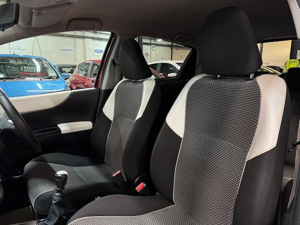 Used Toyota Yaris 2013 for sale - 76201242: Photo 24