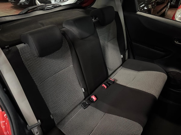 Used Toyota Yaris 2013 for sale - 76201242: Photo 26