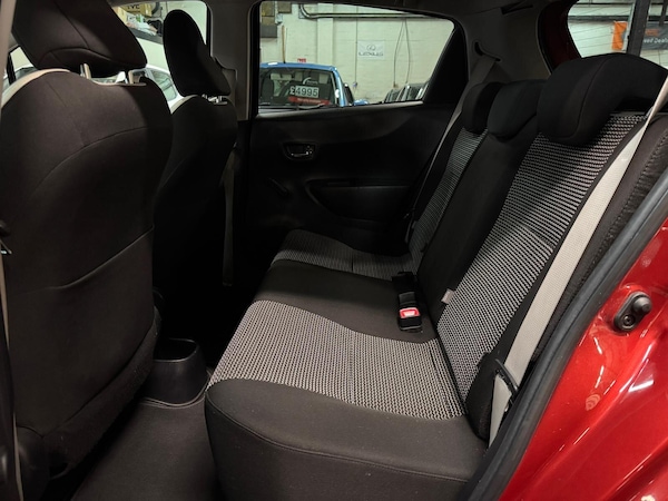 Used Toyota Yaris 2013 for sale - 76201242: Photo 28