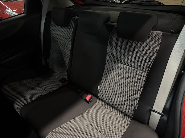 Used Toyota Yaris 2013 for sale - 76201242: Photo 29
