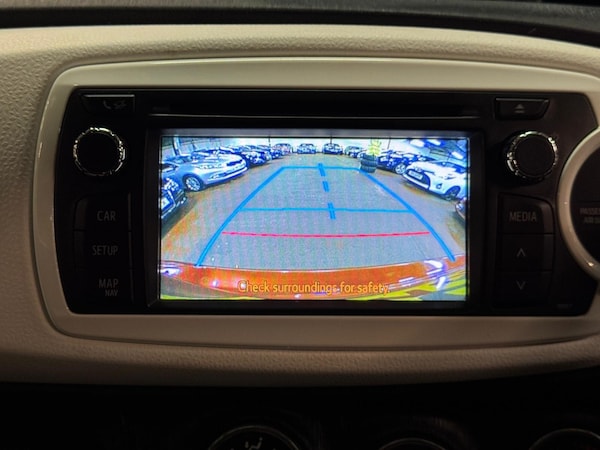 Used Toyota Yaris 2013 for sale - 76201242: Photo 42