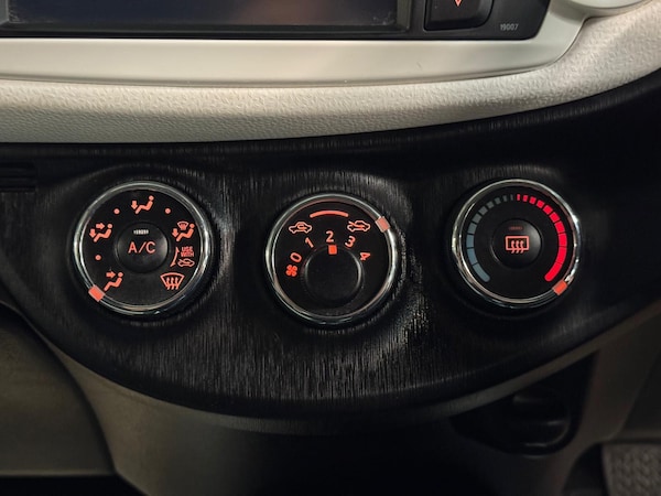 Used Toyota Yaris 2013 for sale - 76201242: Photo 43