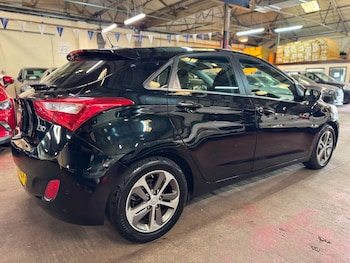 Used Hyundai i30 2015 for sale - 79349596: Photo