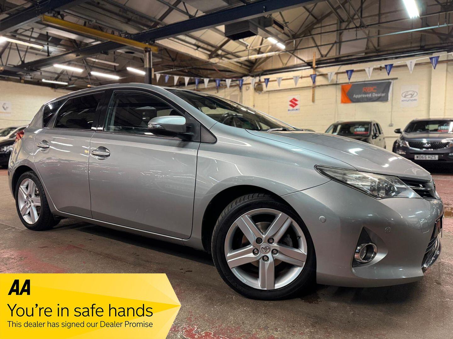 Used Toyota Auris 2013 for sale - 76898980: Photo 1