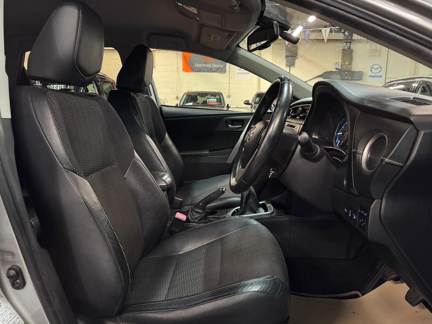 Used Toyota Auris 2013 for sale - 76898980: Photo 18