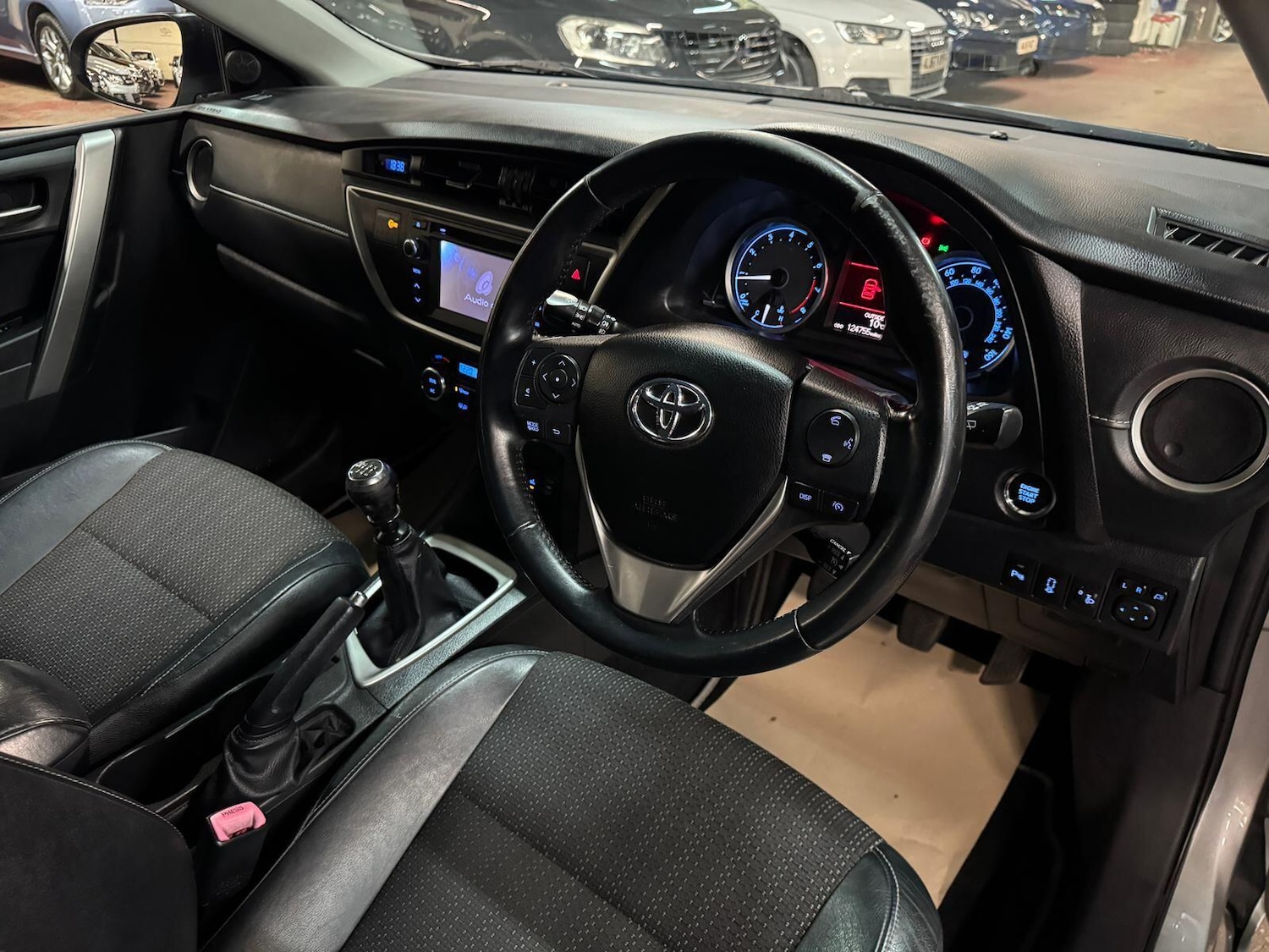 Used Toyota Auris 2013 for sale - 76898980: Photo 19