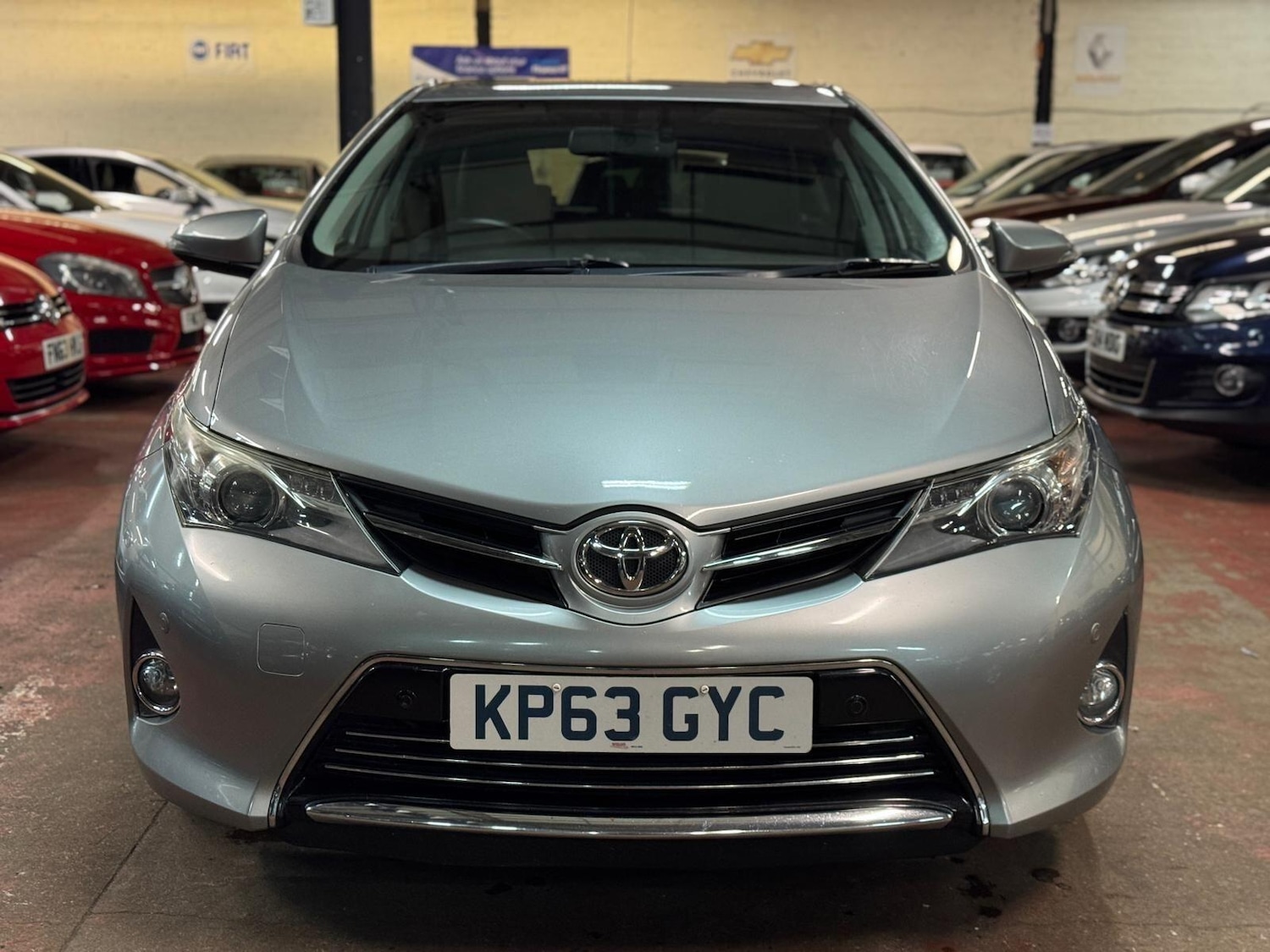 Used Toyota Auris 2013 for sale - 76898980: Photo 2