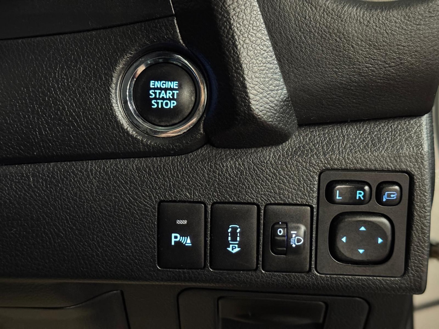 Used Toyota Auris 2013 for sale - 76898980: Photo 38