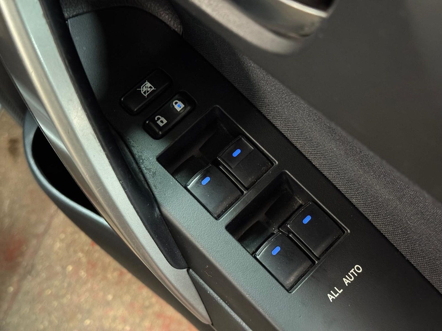 Used Toyota Auris 2013 for sale - 76898980: Photo 39