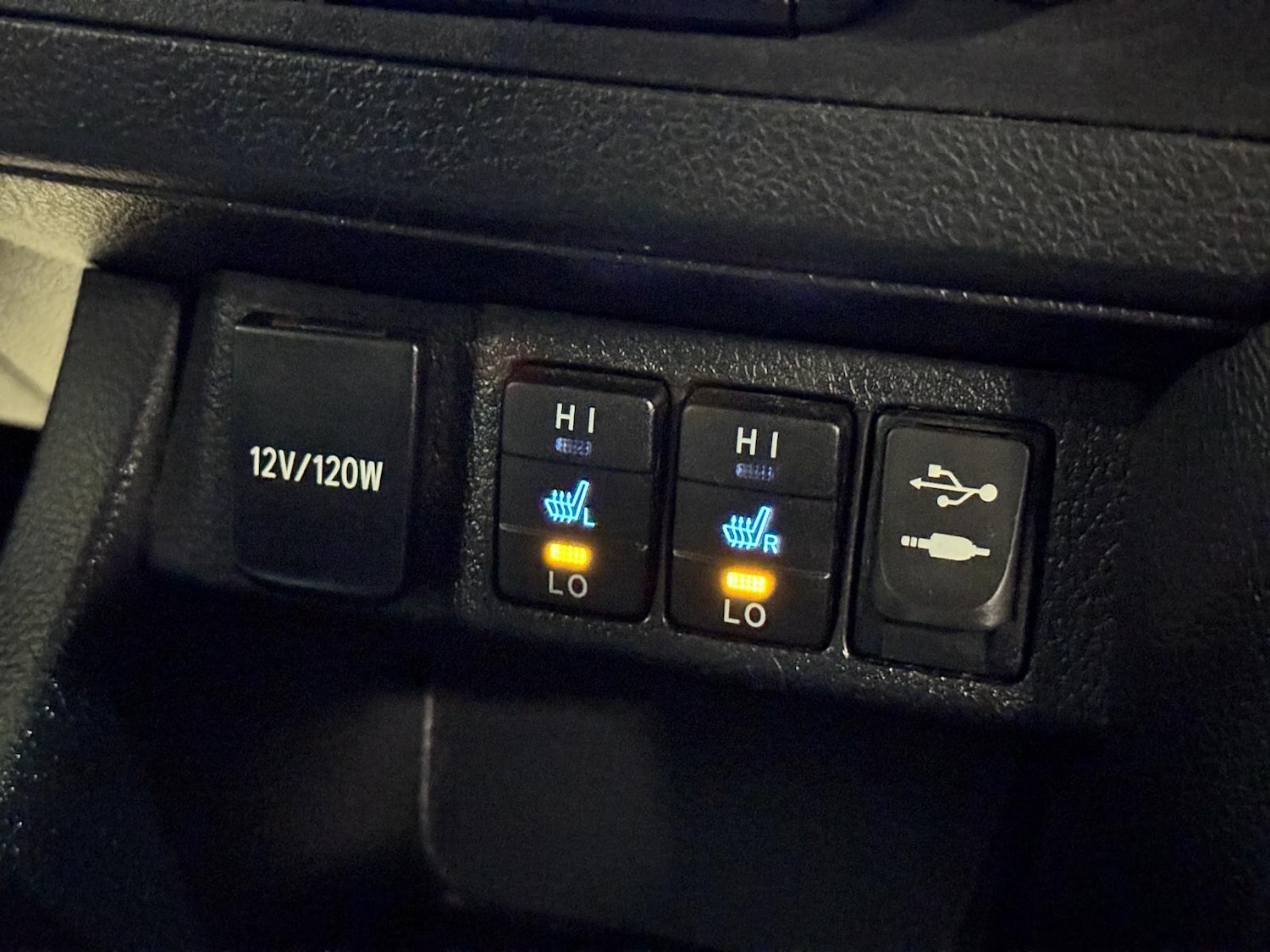 Used Toyota Auris 2013 for sale - 76898980: Photo 44