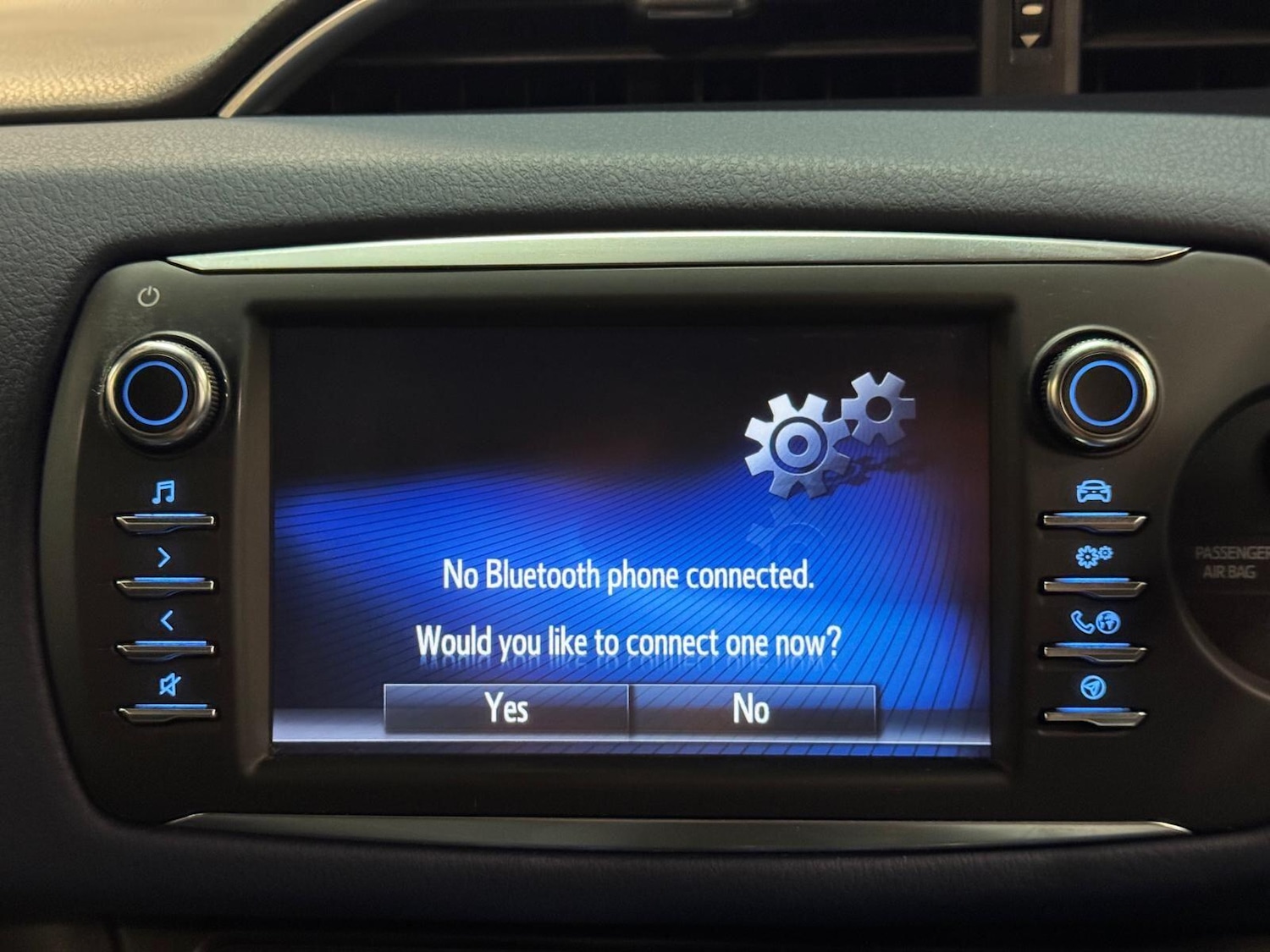 Used Toyota Yaris 2018 for sale - 77683064: Photo 42