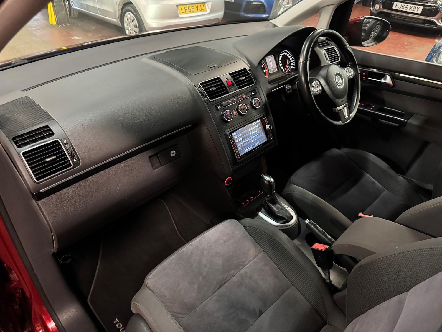 Used Volkswagen Touran for sale - 77926117: Photo 23