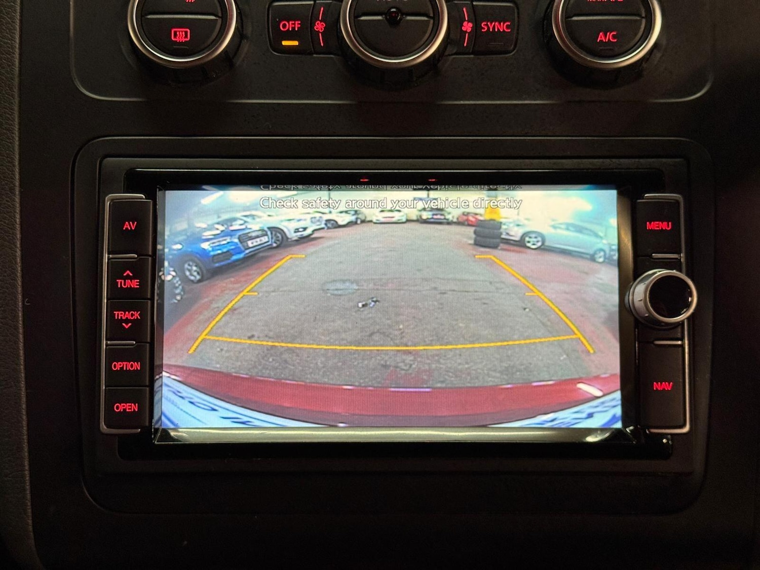 Used Volkswagen Touran for sale - 77926117: Photo 38