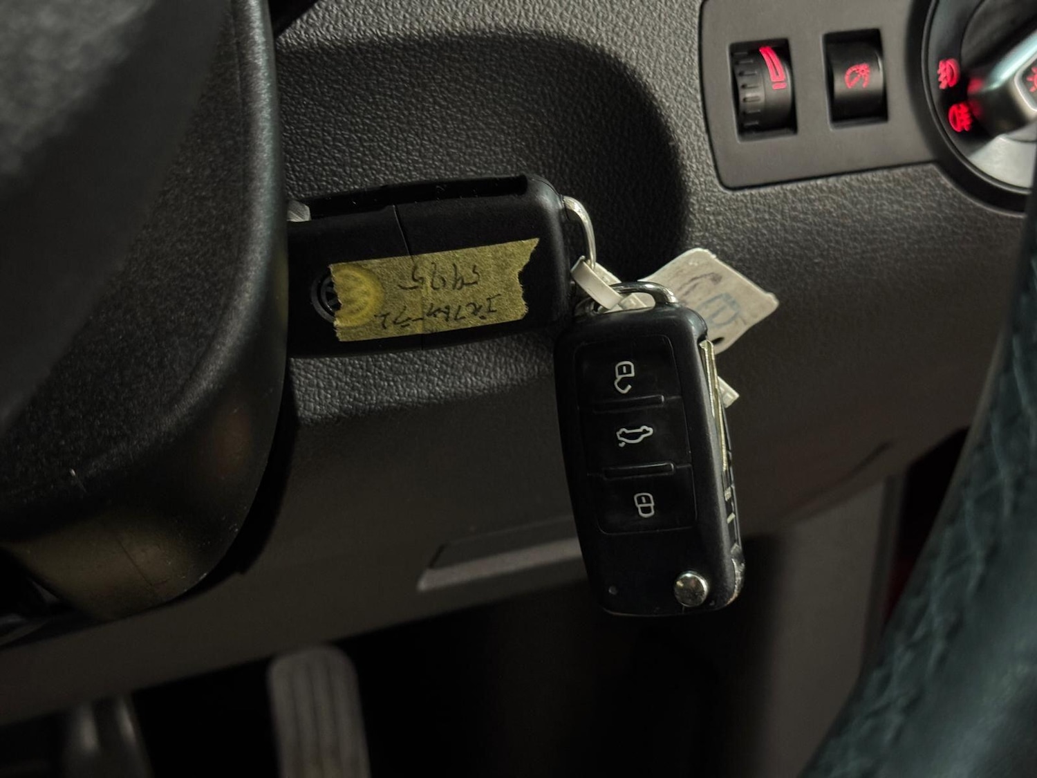 Used Volkswagen Touran for sale - 77926117: Photo 46