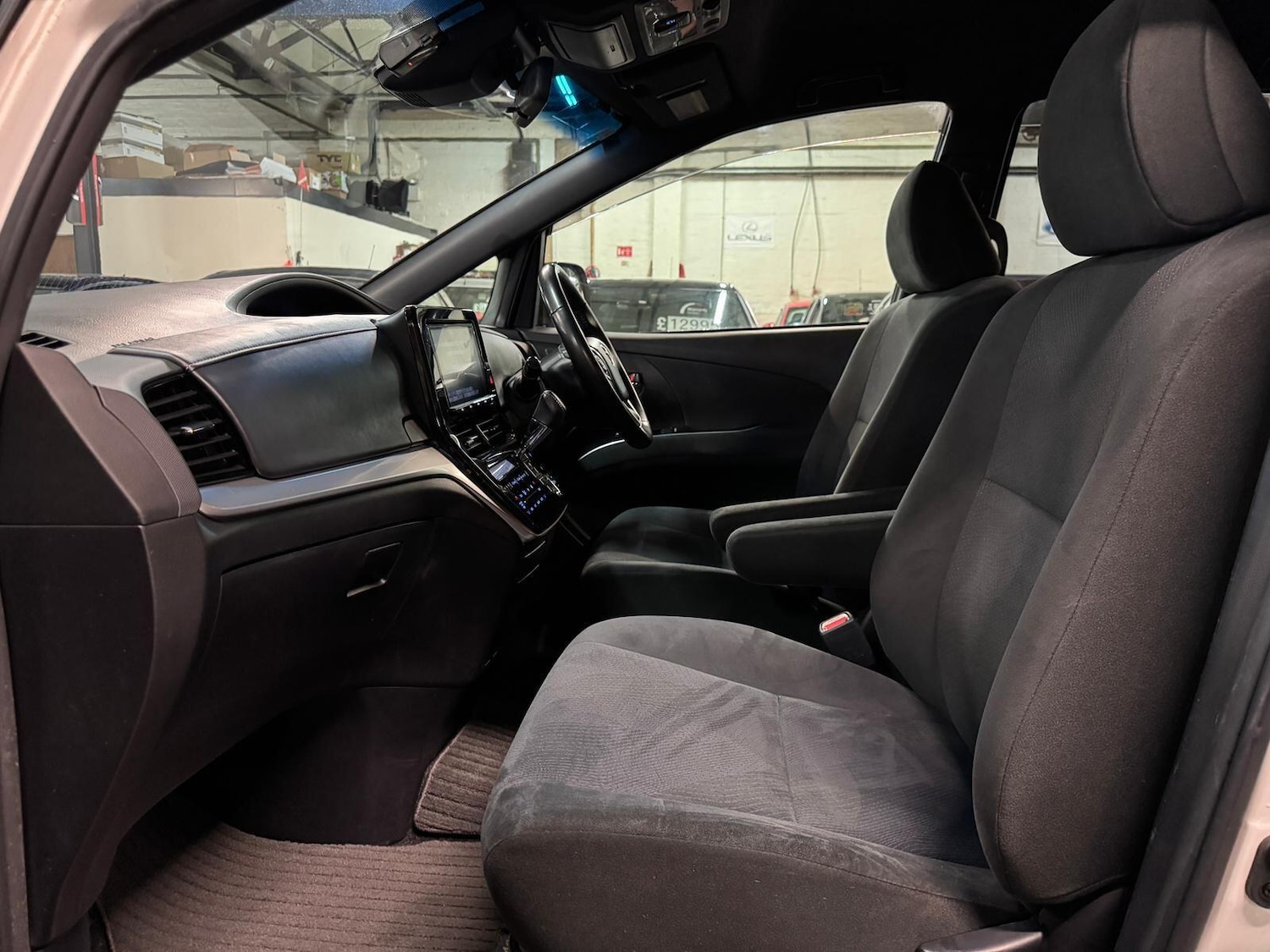 Used Toyota Estima 2025 for sale - 77191333: Photo 22