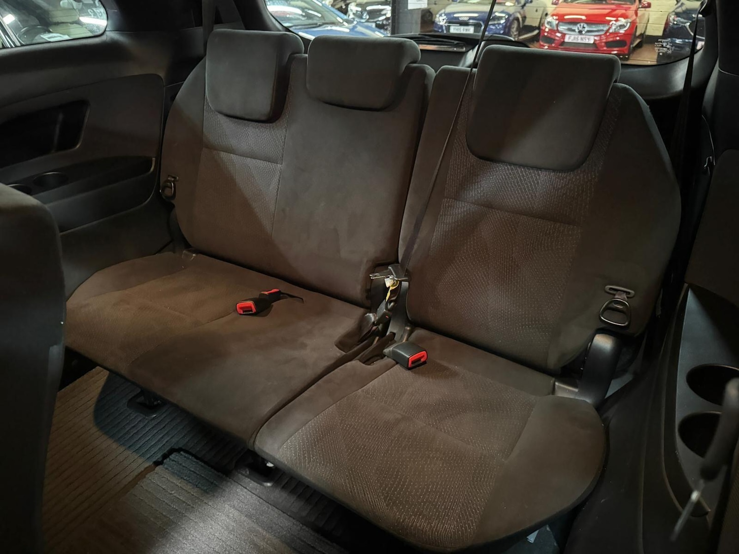 Used Toyota Estima 2025 for sale - 77191333: Photo 32