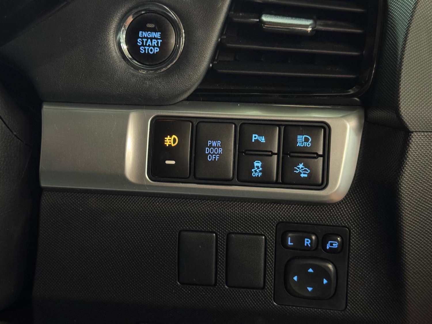 Used Toyota Estima 2025 for sale - 77191333: Photo 40