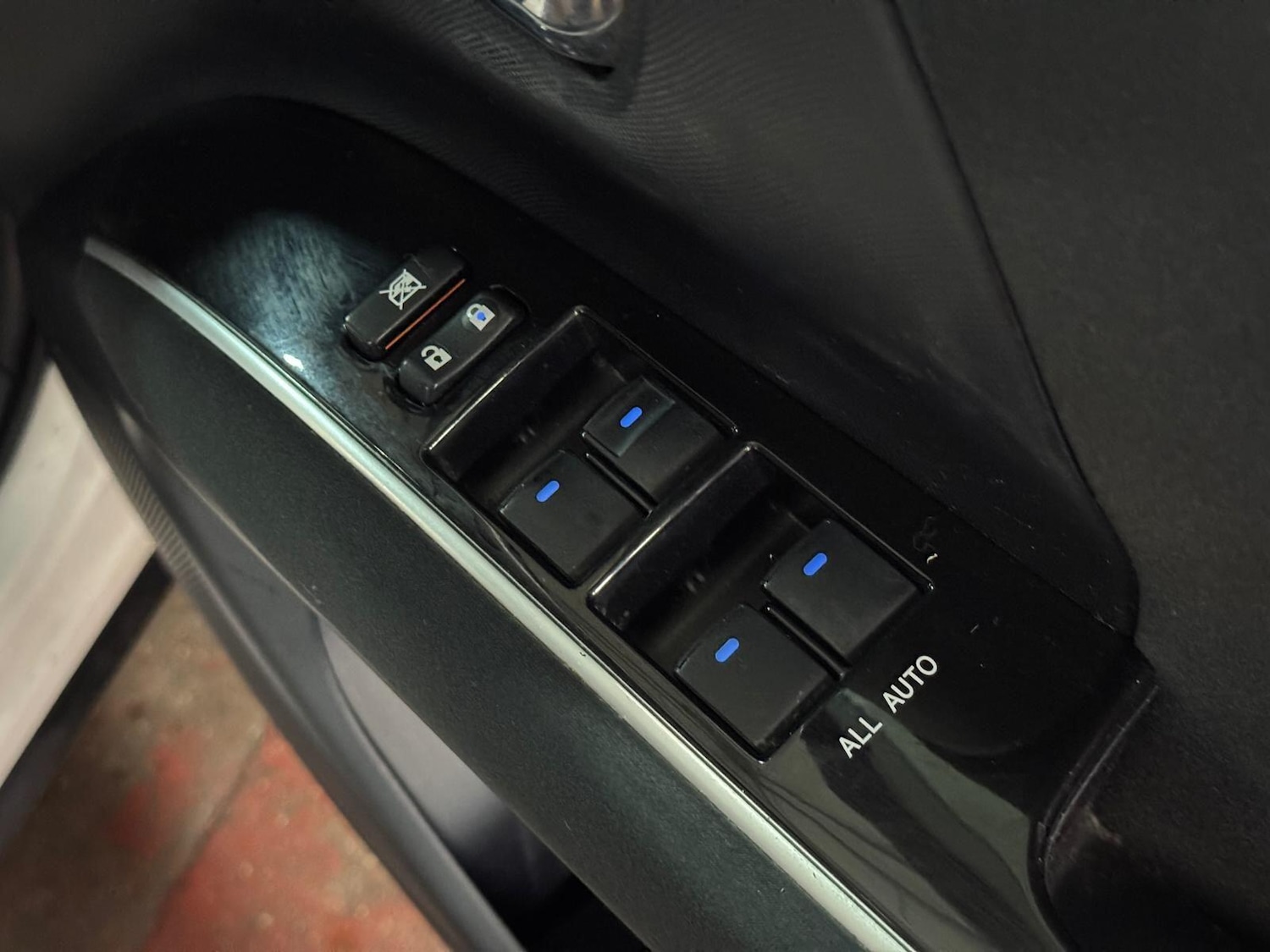 Used Toyota Estima 2025 for sale - 77191333: Photo 41