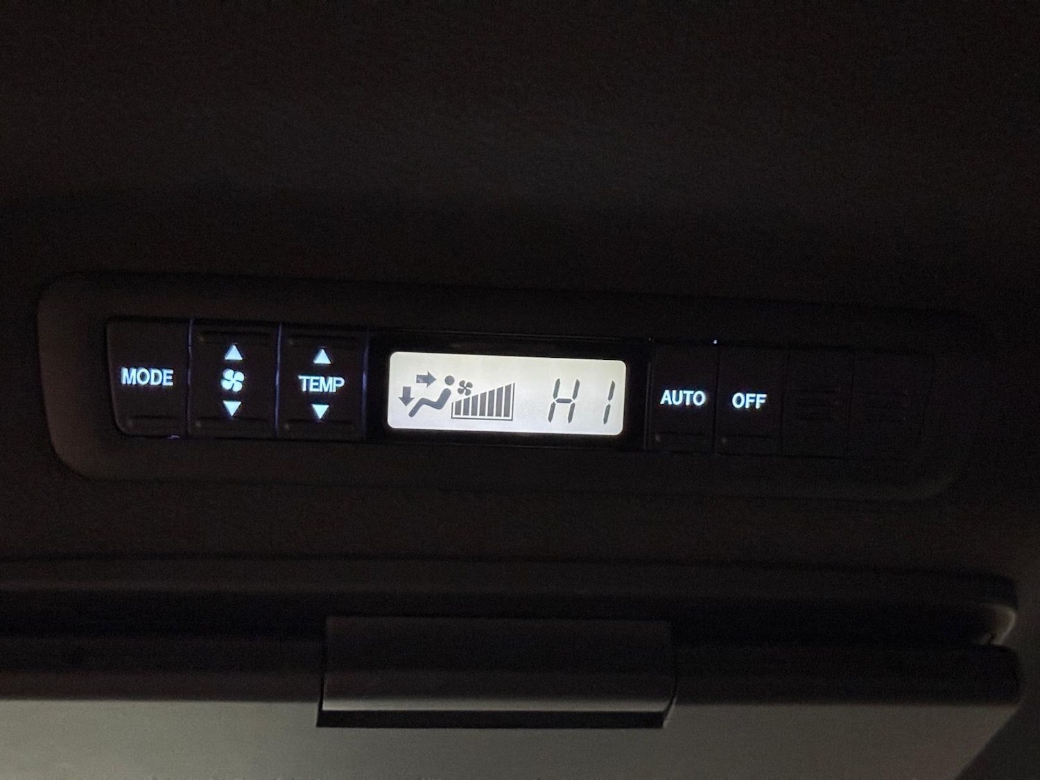 Used Toyota Estima 2025 for sale - 77191333: Photo 42