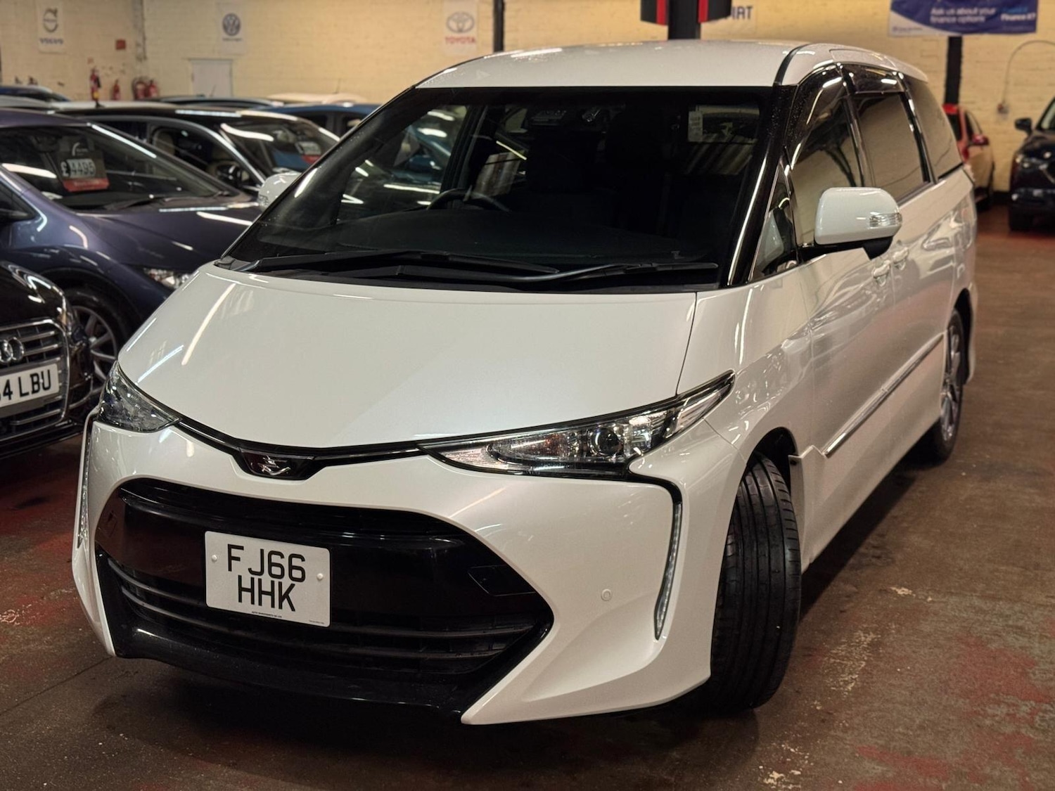 Used Toyota Estima 2025 for sale - 77191333: Photo 7