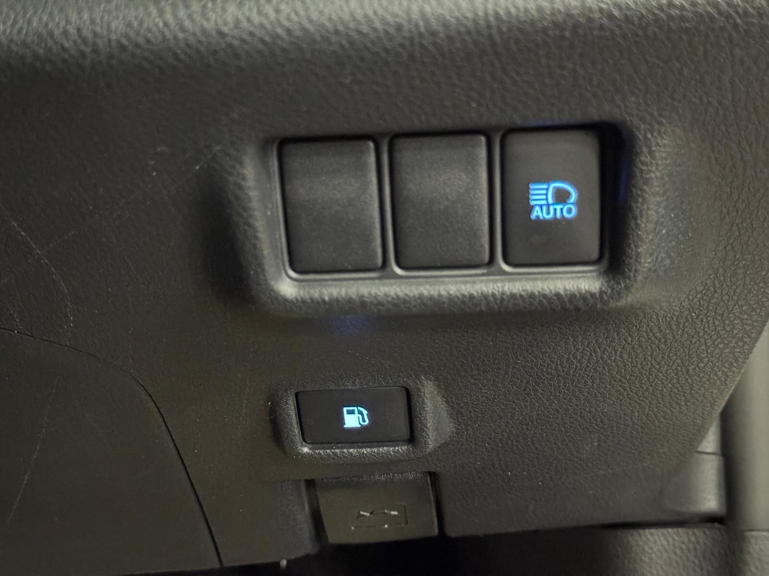 Used Toyota C-HR 2021 for sale - 76167035: Photo 41