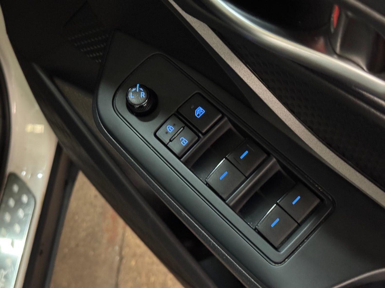 Used Toyota C-HR 2021 for sale - 76167035: Photo 42