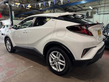 Used Toyota C-HR 2021 for sale - 76167035: Photo