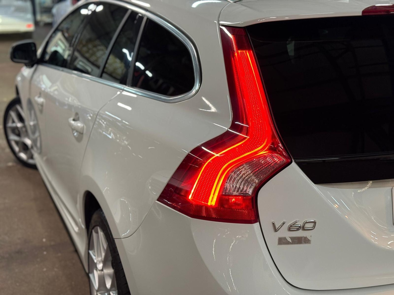 Used Volvo V60 for sale - 77695992: Photo 15