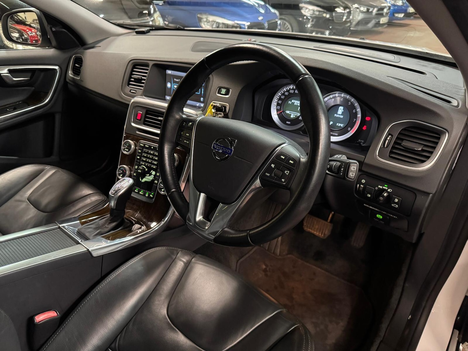 Used Volvo V60 for sale - 77695992: Photo 21