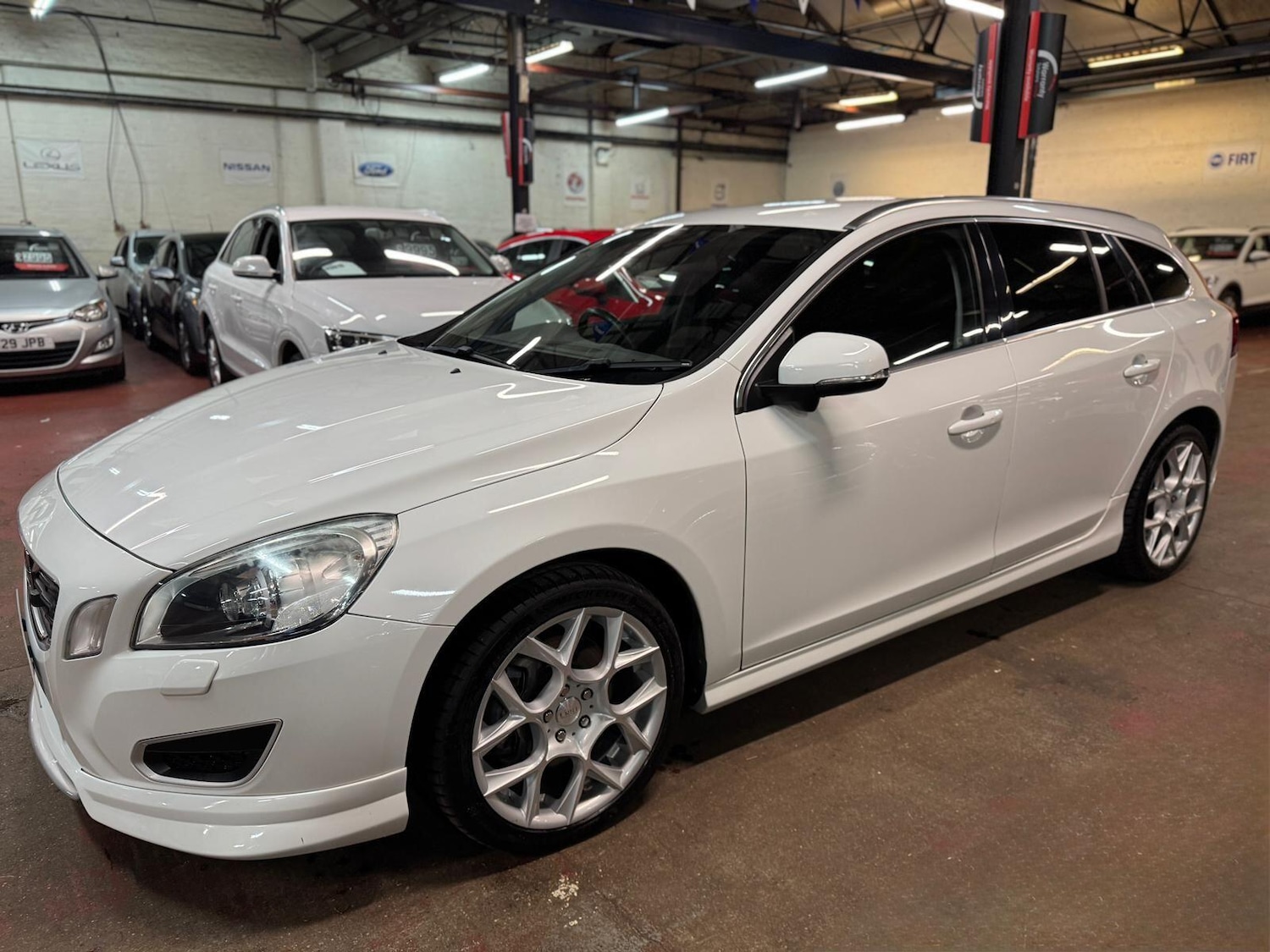 Used Volvo V60 for sale - 77695992: Photo 3