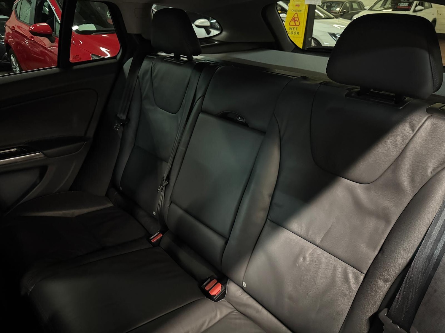 Used Volvo V60 for sale - 77695992: Photo 30