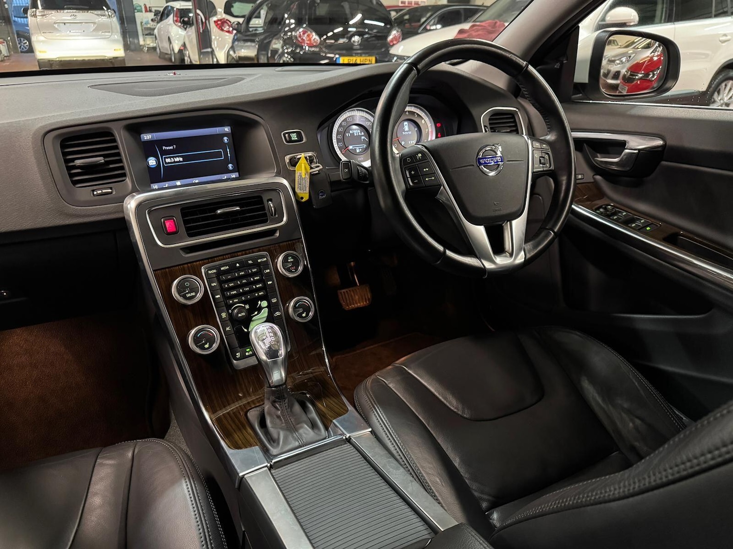 Used Volvo V60 for sale - 77695992: Photo 37