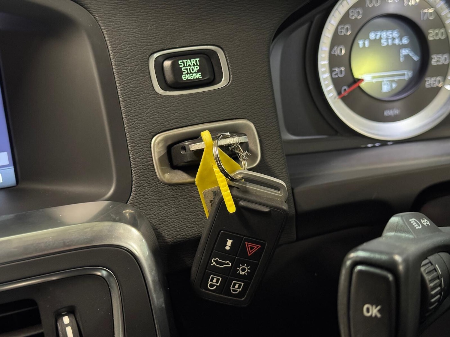 Used Volvo V60 for sale - 77695992: Photo 41