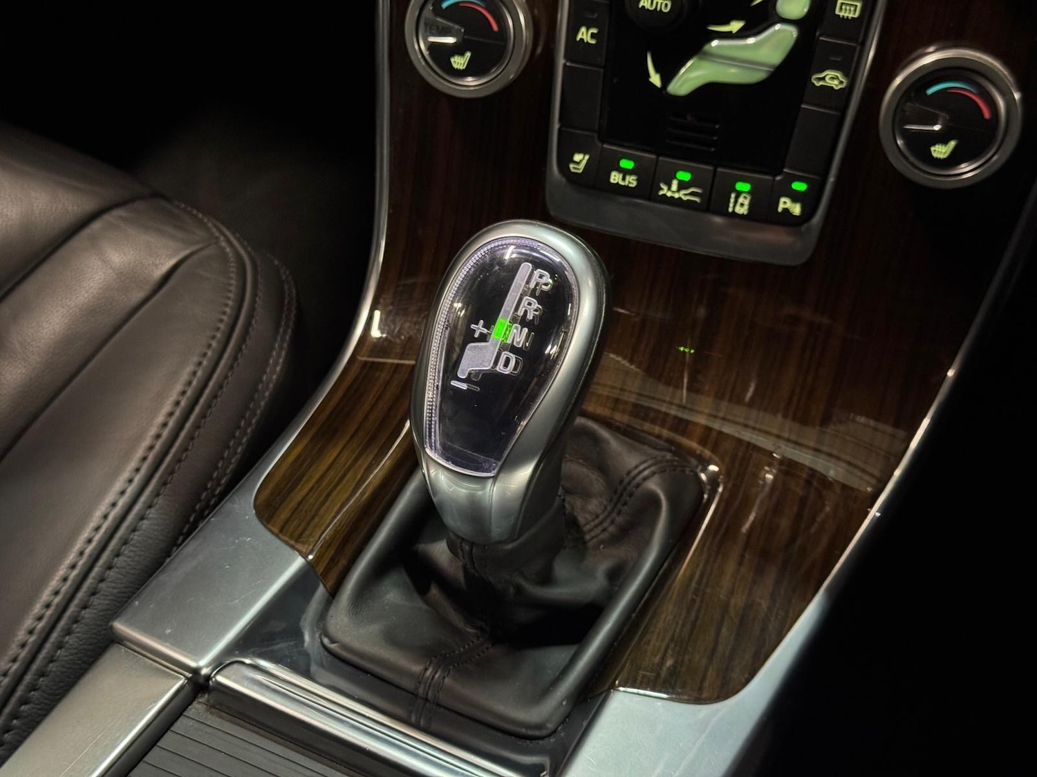 Used Volvo V60 for sale - 77695992: Photo 54