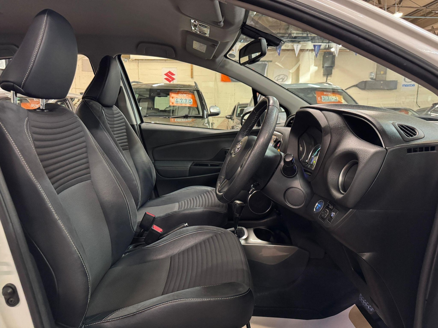 Used Toyota Yaris 2014 for sale - 76072757: Photo 20