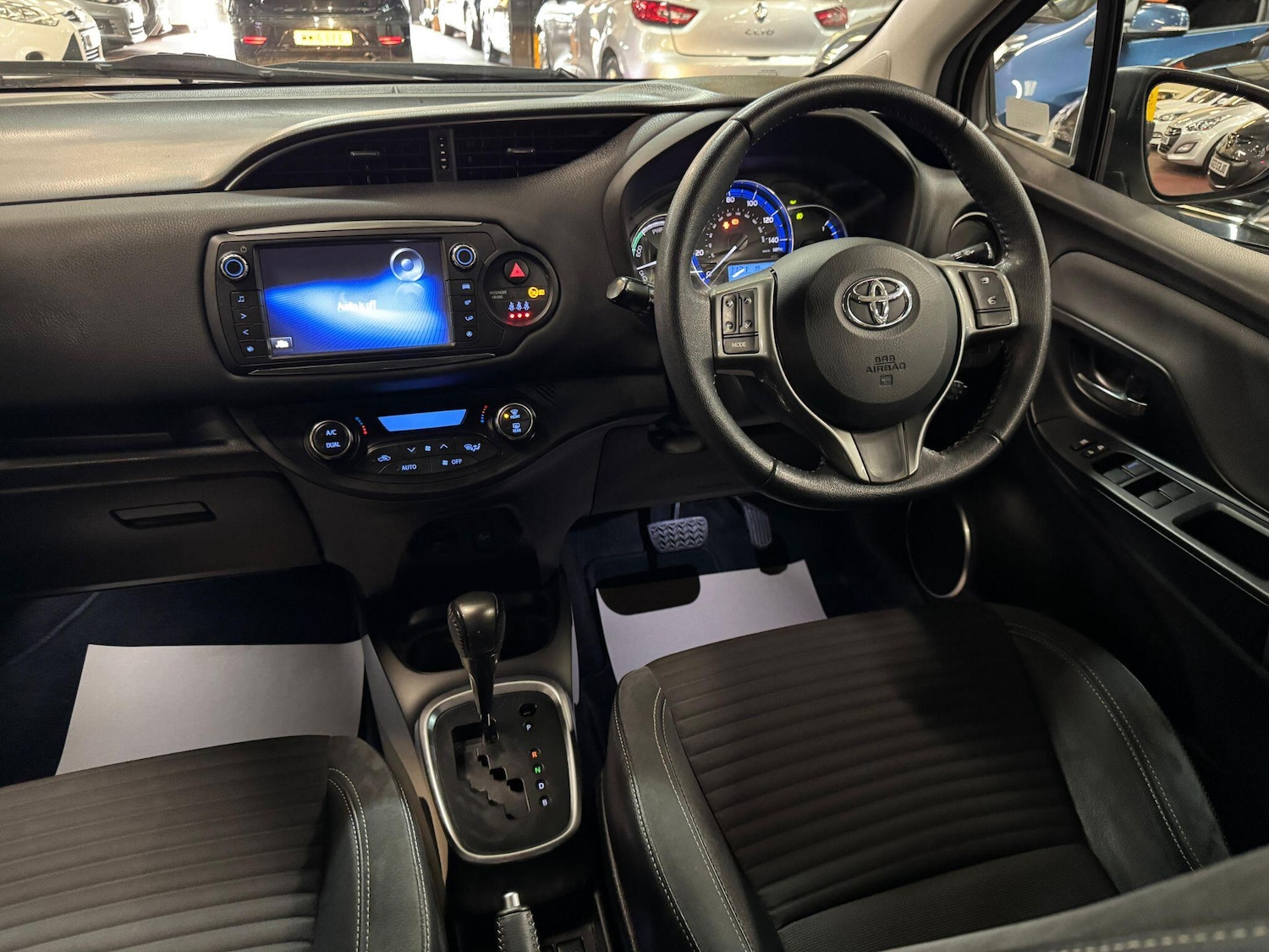Used Toyota Yaris 2014 for sale - 76072757: Photo 35