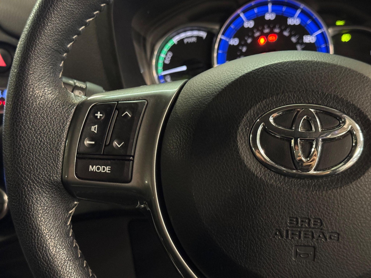 Used Toyota Yaris 2014 for sale - 76072757: Photo 37