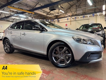 Used Volvo V40 Cross Country 2014 for sale - 78981741: Photo