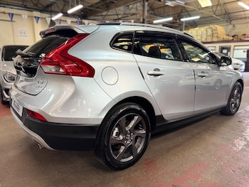 Used Volvo V40 Cross Country 2014 for sale - 78981741: Photo